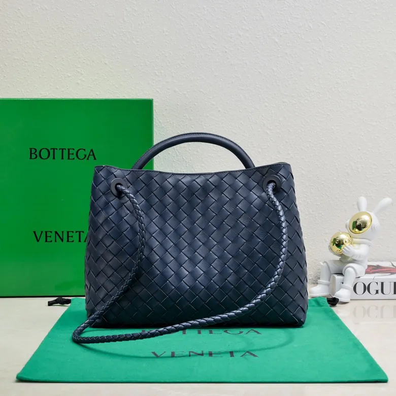 Bottega Veneta 2023 New Andiamo Bucket Bag