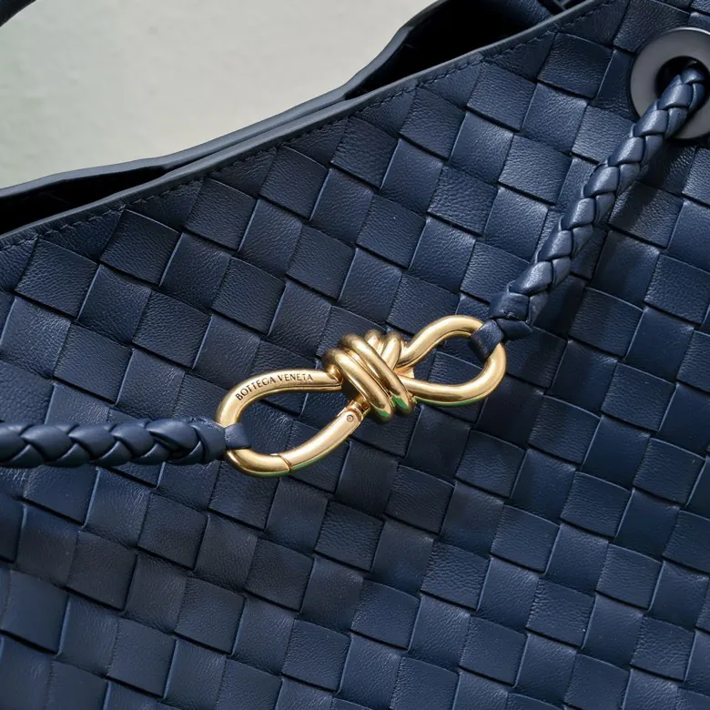 Bottega Veneta 2023 New Andiamo Bucket Bag