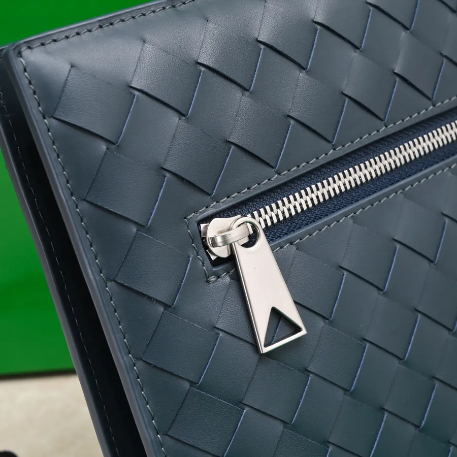 B House New Woven Handbag