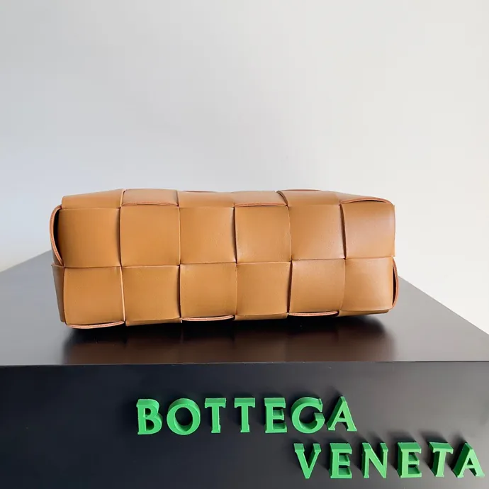 BRICK CASSETTE腋下包 优雅大砖头设计
