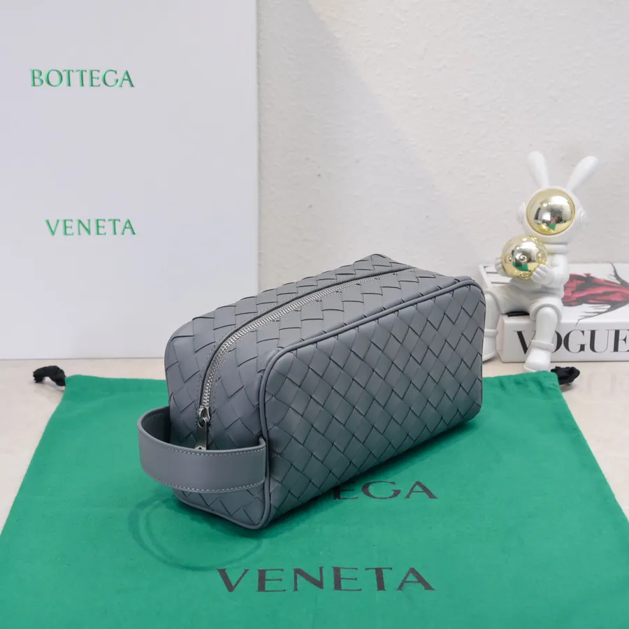 BOTTEGA VENETA 2024 New Intrecciato Classic Washbag