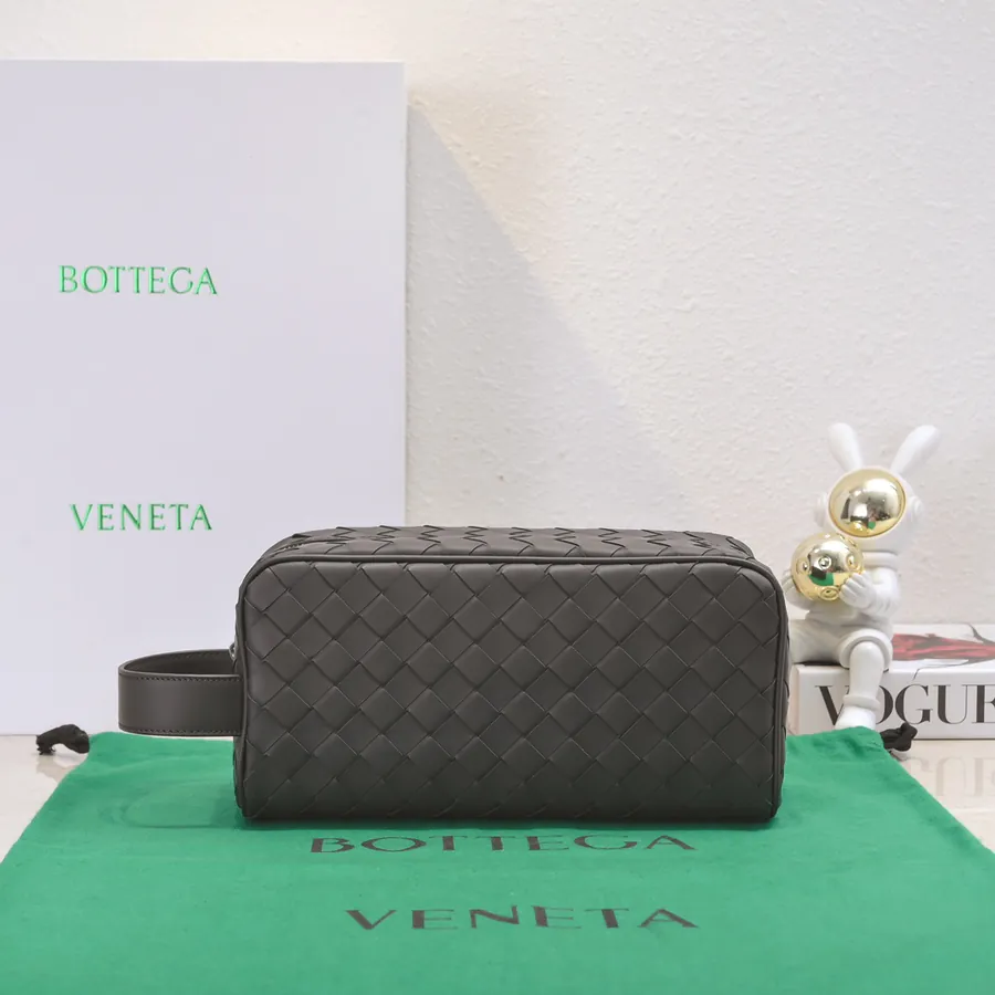 BOTTEGA VENETA 2024 New Intrecciato Classic Washbag