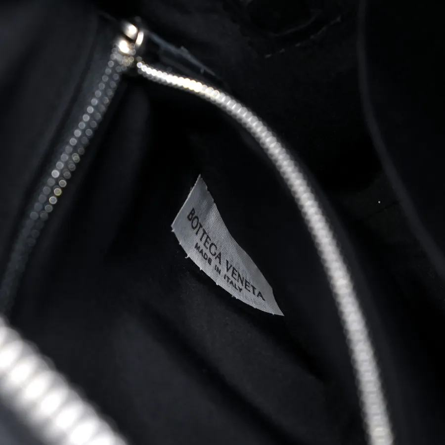 BOTTEGA VENETA 2024 New Intrecciato Classic Washbag