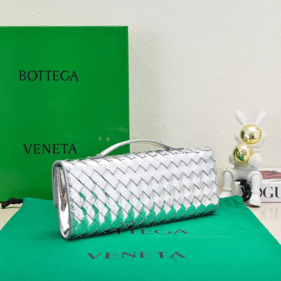 BV Andiamo Evening Clutch, Timeless Elegance