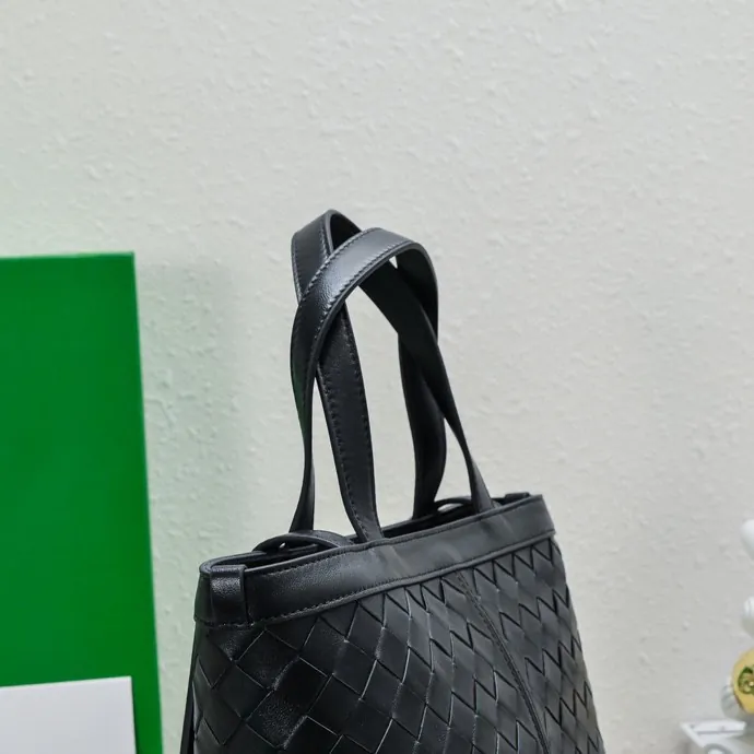 Bv 2023 New Flip Flap Tote Bag