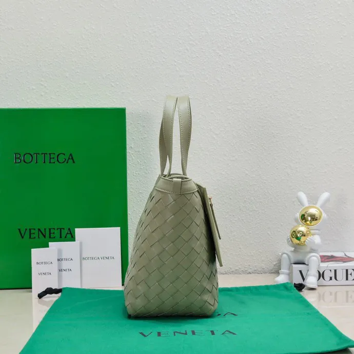 Bv 2023 New Flip Flap Tote Bag