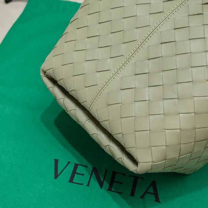Bv 2023 New Flip Flap Tote Bag