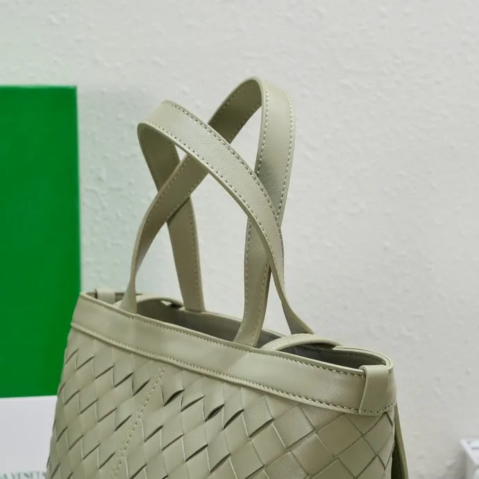 Bv 2023 New Flip Flap Tote Bag