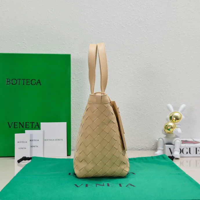 Bv 2023 New Flip Flap Tote Bag