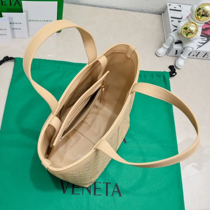Bv 2023 New Flip Flap Tote Bag