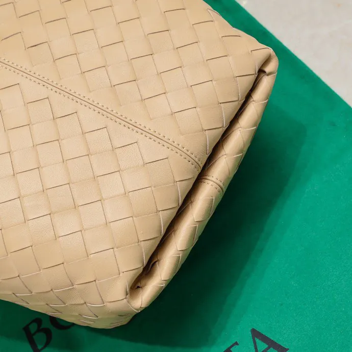 Bv 2023 New Flip Flap Tote Bag