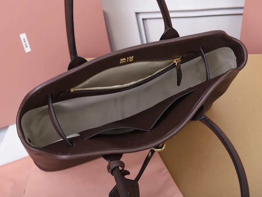 Aventure Nappa Leather Tote Bag Vintage Gold Hardware, 31X40X13cm