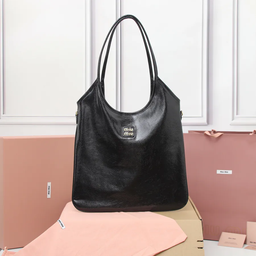 Maison Margiela New Isetan Limited Tote Bag