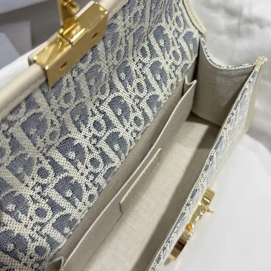 30 Montaigne East West Mini Bag