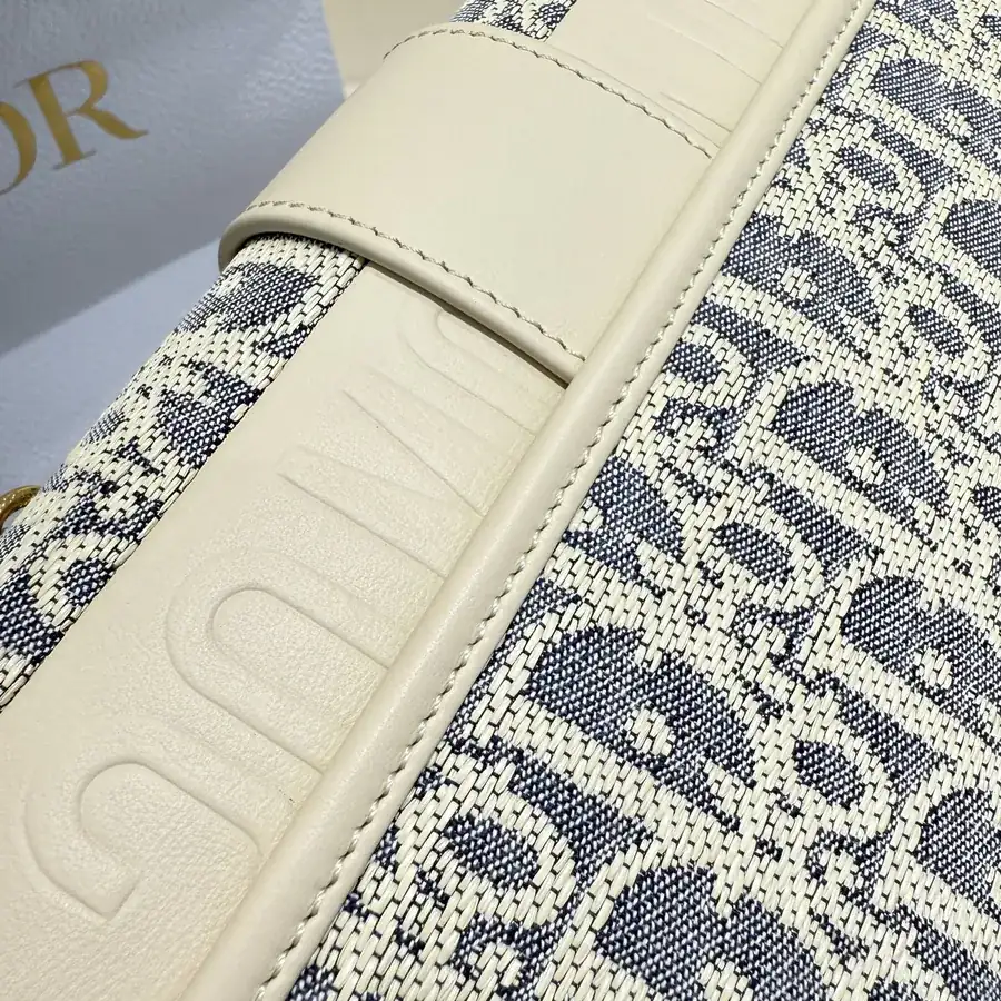 30 Montaigne East West Mini Bag