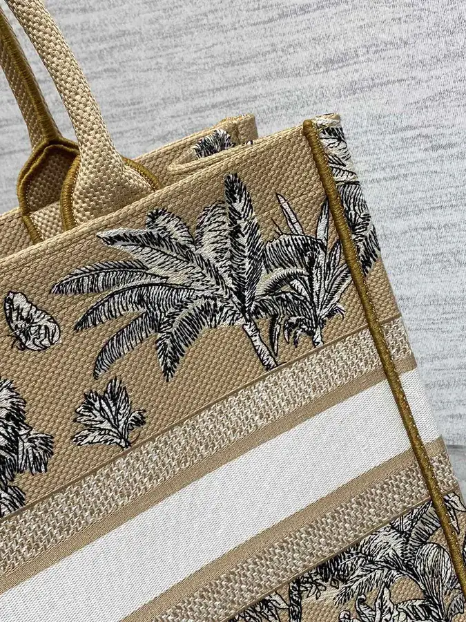 P500 Medium Tote Summer Collection