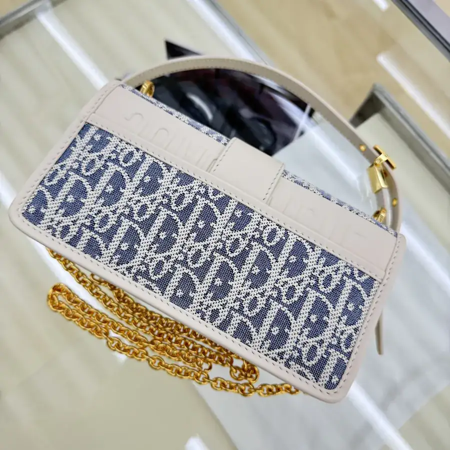 9334 Montaigne Mini Bucket Bag