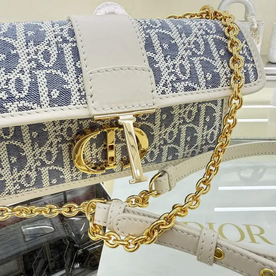 9334 Montaigne Mini Bucket Bag