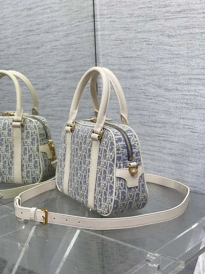 D Vibe Bowling Bag Medium Casual Sport Style