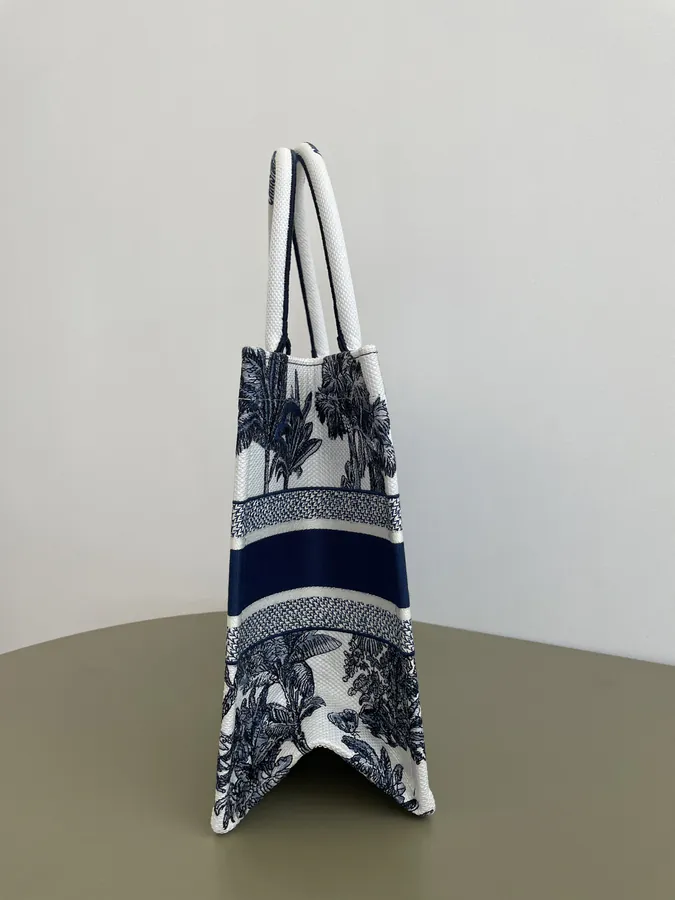 P500 Medium Tote Summer Coconut Grove Collection