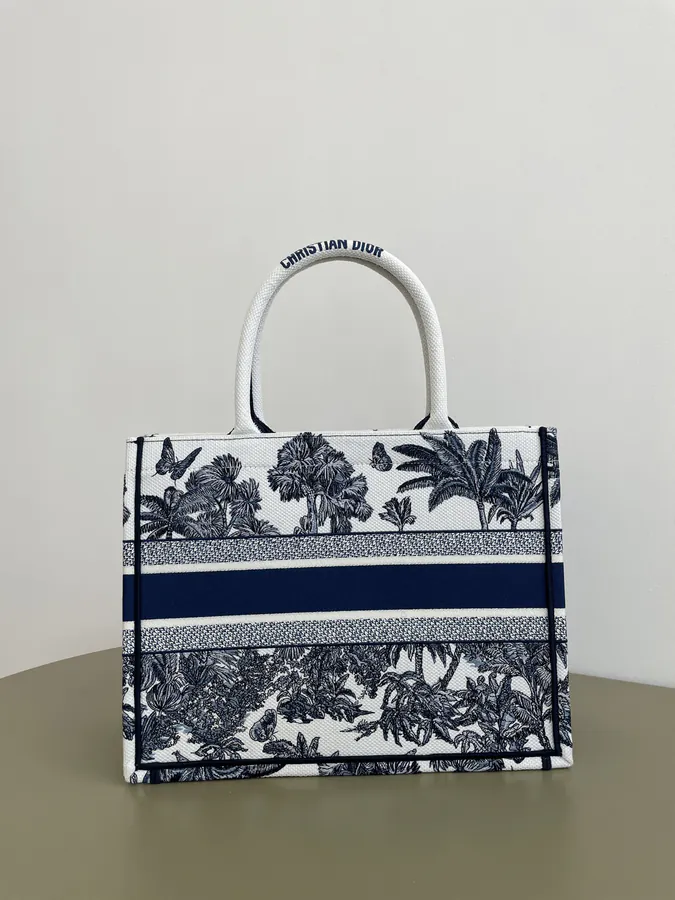 P500 Medium Tote Summer Coconut Grove Collection