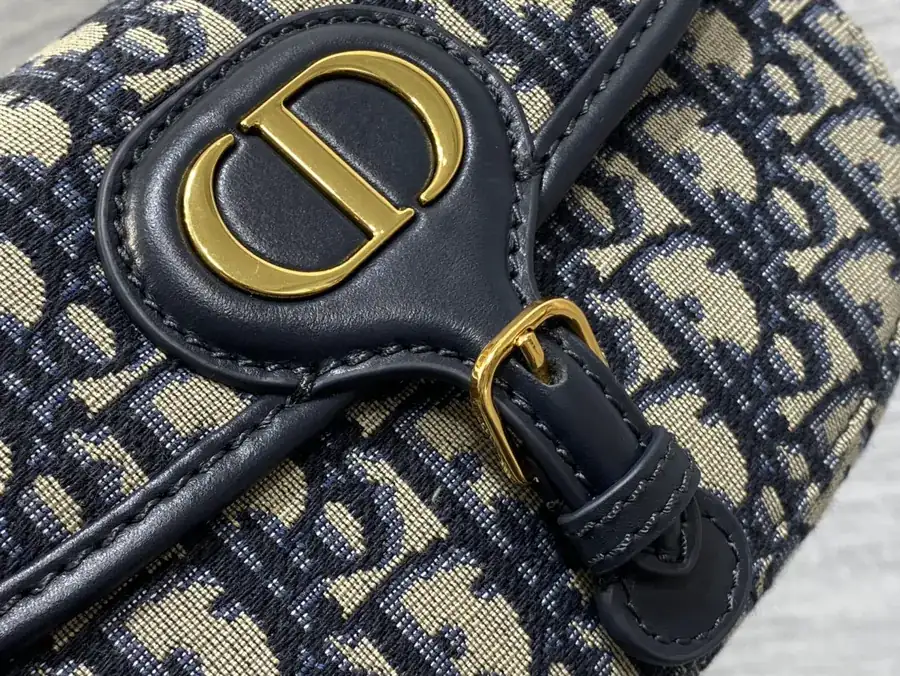 Bobby East West Autumn Winter Bucket Bag Medium Size