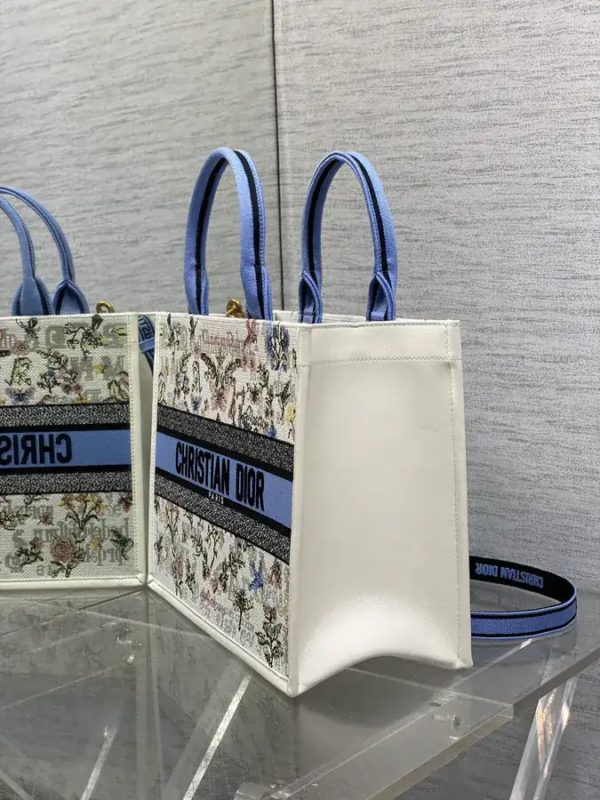 P700 Medium Tote Spring Summer Collection