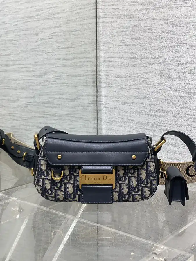 P800 Street Chic Bucket Bag