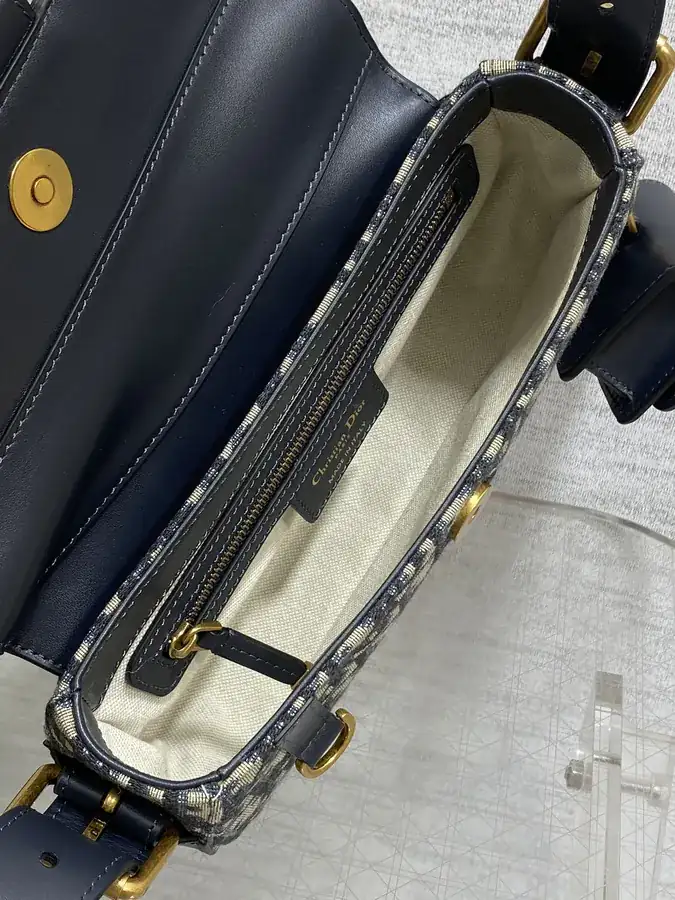 P800 Street Chic Bucket Bag
