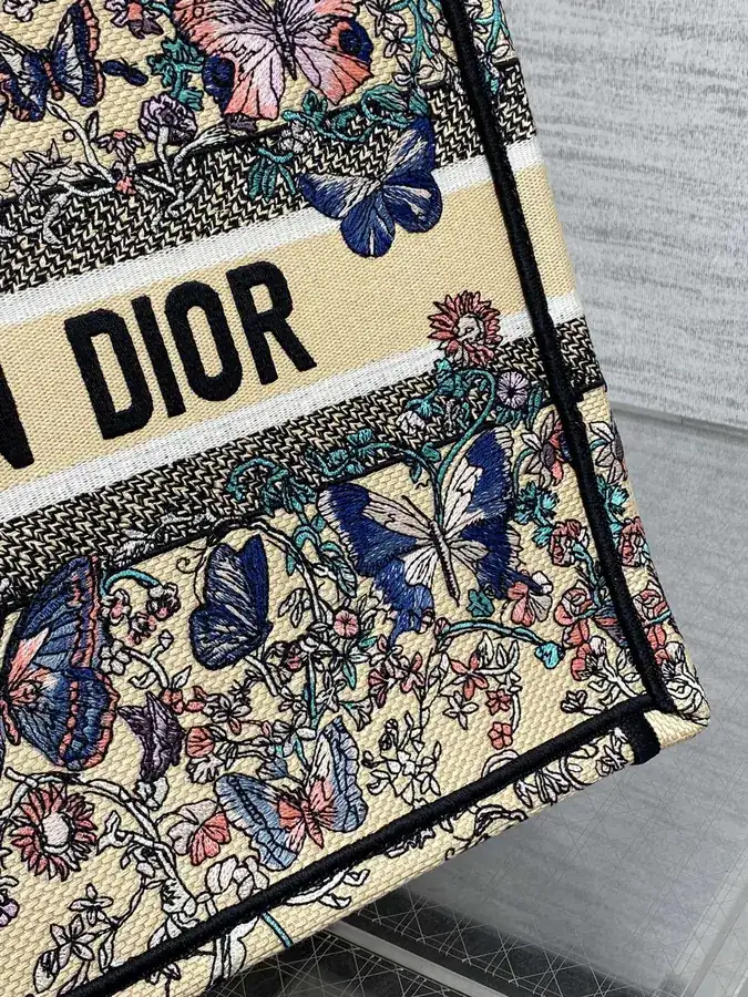 P500 Medium Tote Summer Collection with Butterfly Embroidery