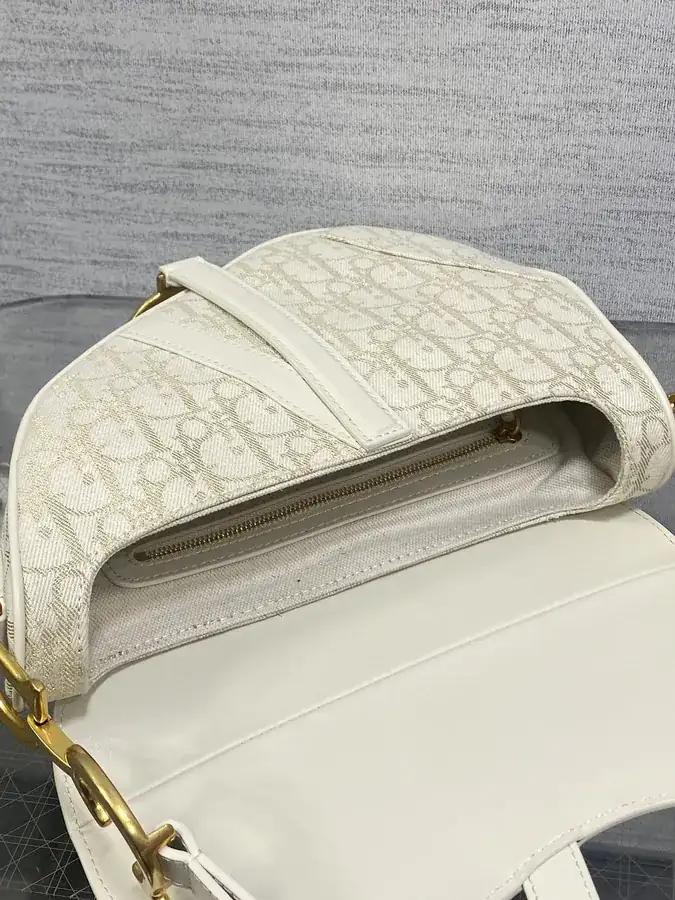 Saddle Gold Thread Series P680 Genuine Leather Bag