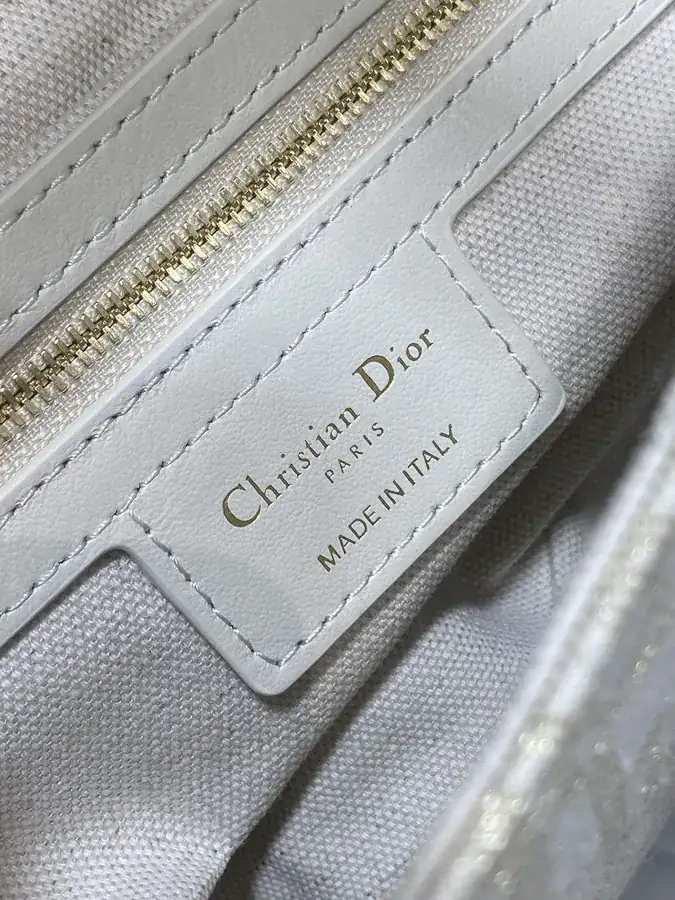 Saddle Gold Thread Series P680 Genuine Leather Bag