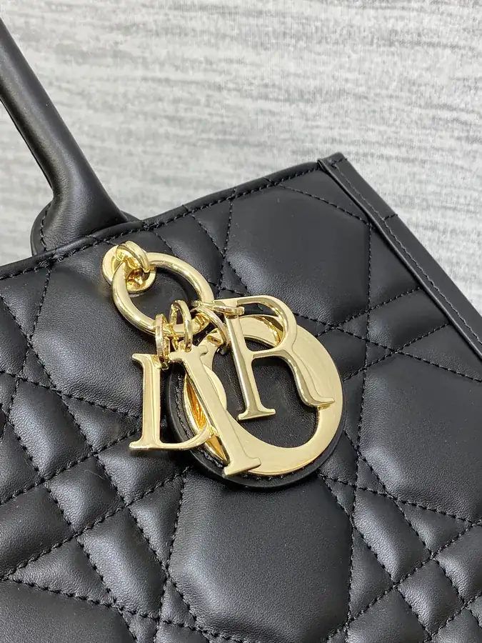 P800 Medium Tote Autumn Winter Collection