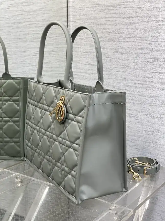 P800 Medium Tote Autumn Winter Collection