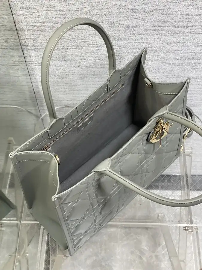 P800 Medium Tote Autumn Winter Collection