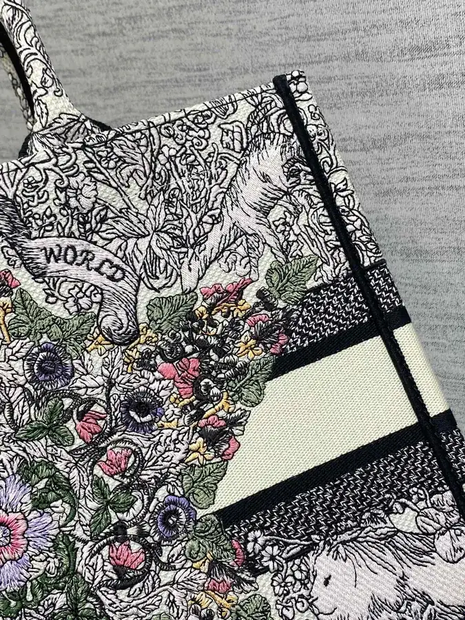 P500 Pink Tote Autumn Winter Collection with Around the World Pattern