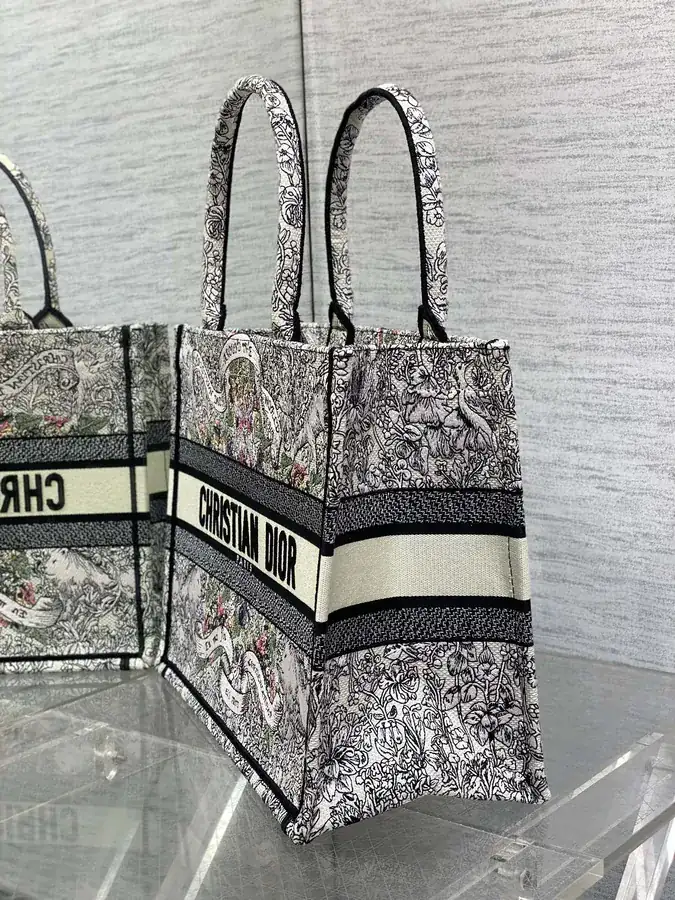 P500 Pink Tote Autumn Winter Collection with Around the World Pattern