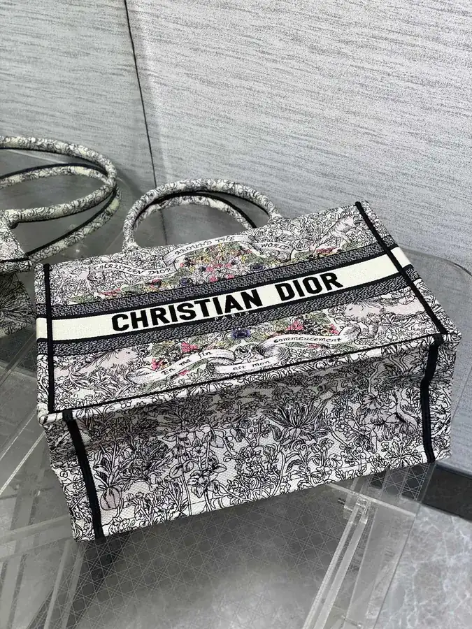 P500 Pink Tote Autumn Winter Collection with Around the World Pattern