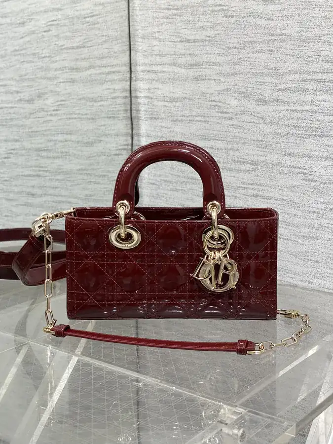 D joy Small Bucket Bag in Wine Red