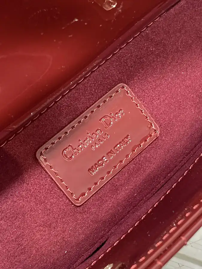 D joy Small Bucket Bag in Wine Red
