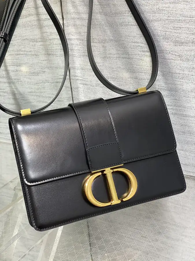 Montaigne 30 Timeless Elegance with a Retro Touch