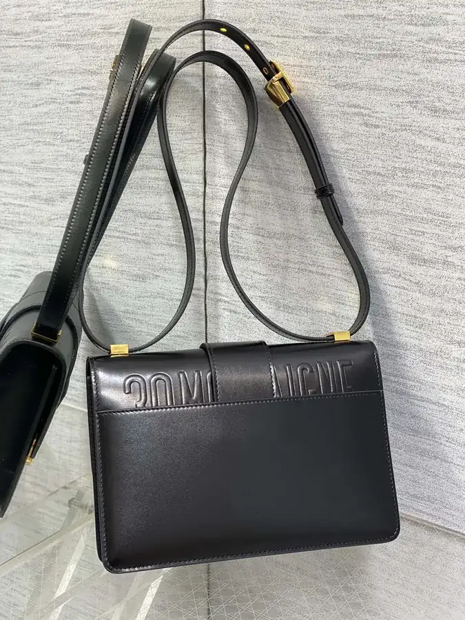 Montaigne 30 Timeless Elegance with a Retro Touch