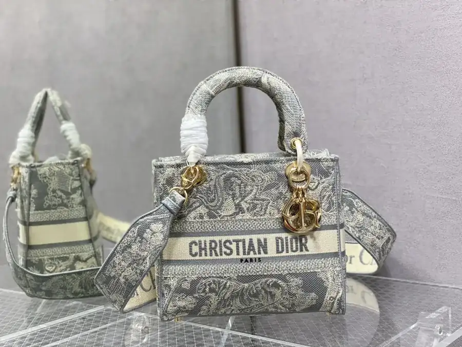P600 Lady Five Compartment Gray Tiger Bag