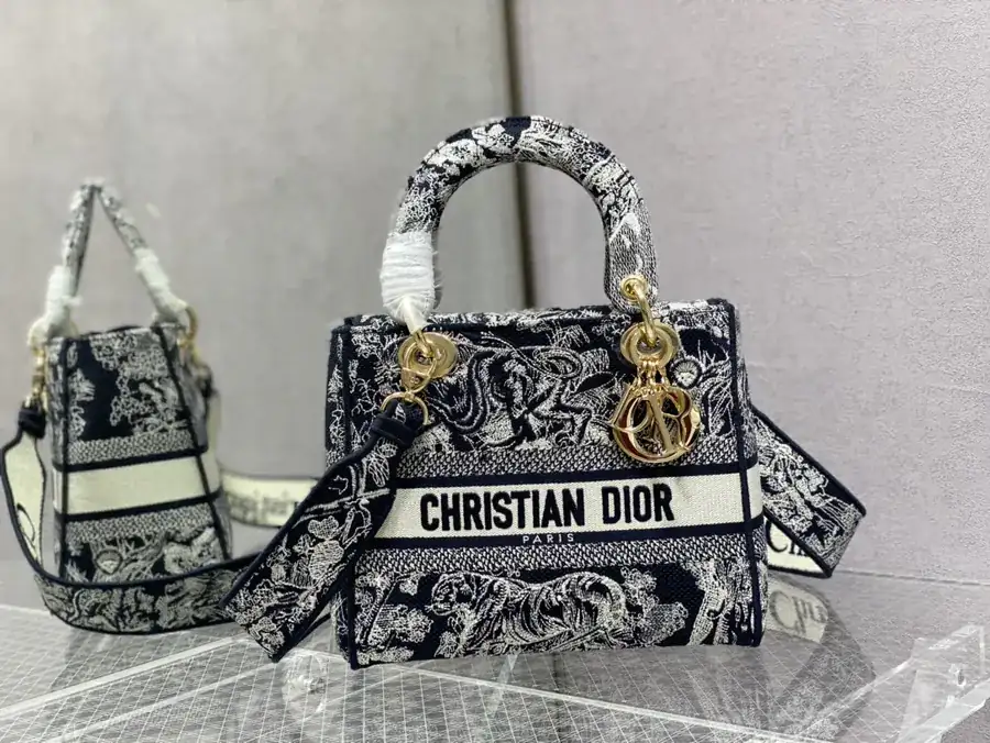 P600 Lady Five Compartment New Blue Tiger