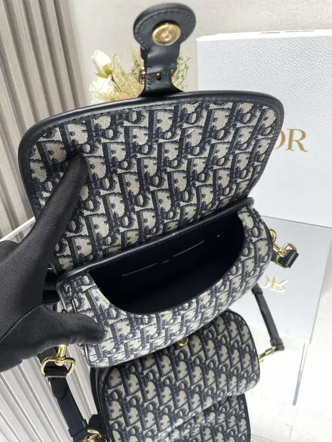 Bobby Handbag in Blue Classic Midsize