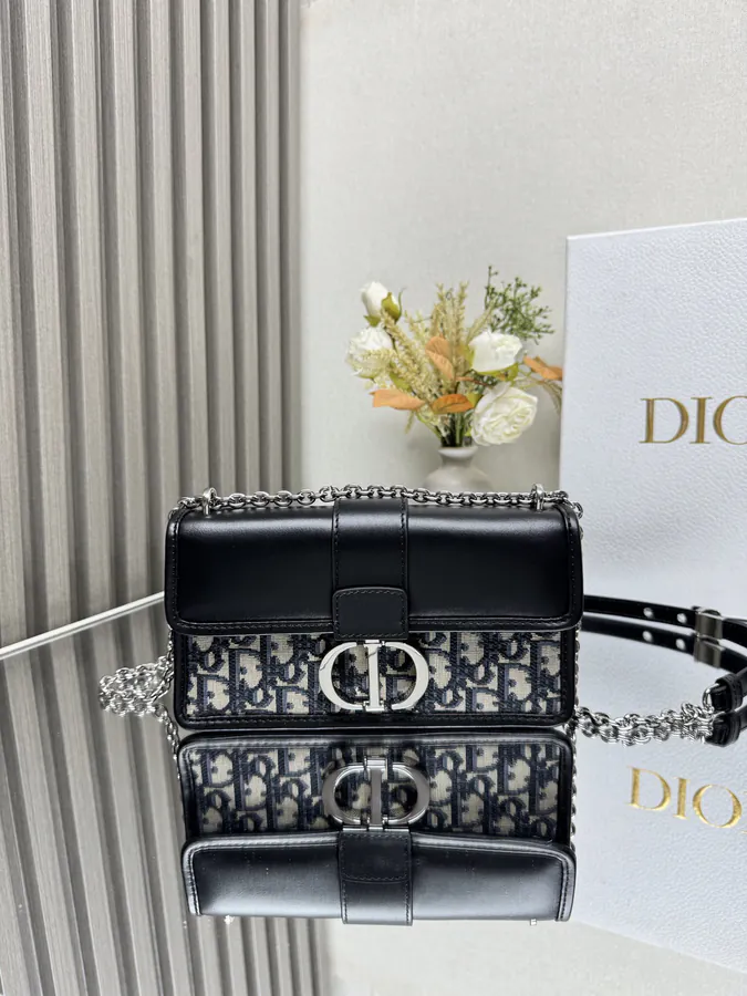 30 Montaigne East West Chain Bag Mini