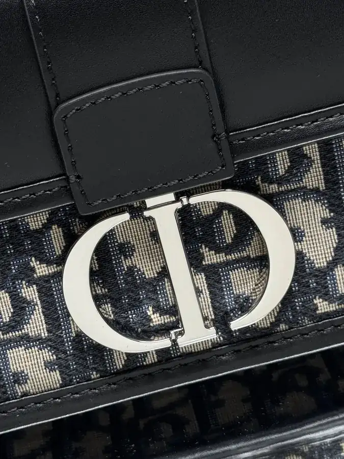 30 Montaigne East West Chain Bag Mini