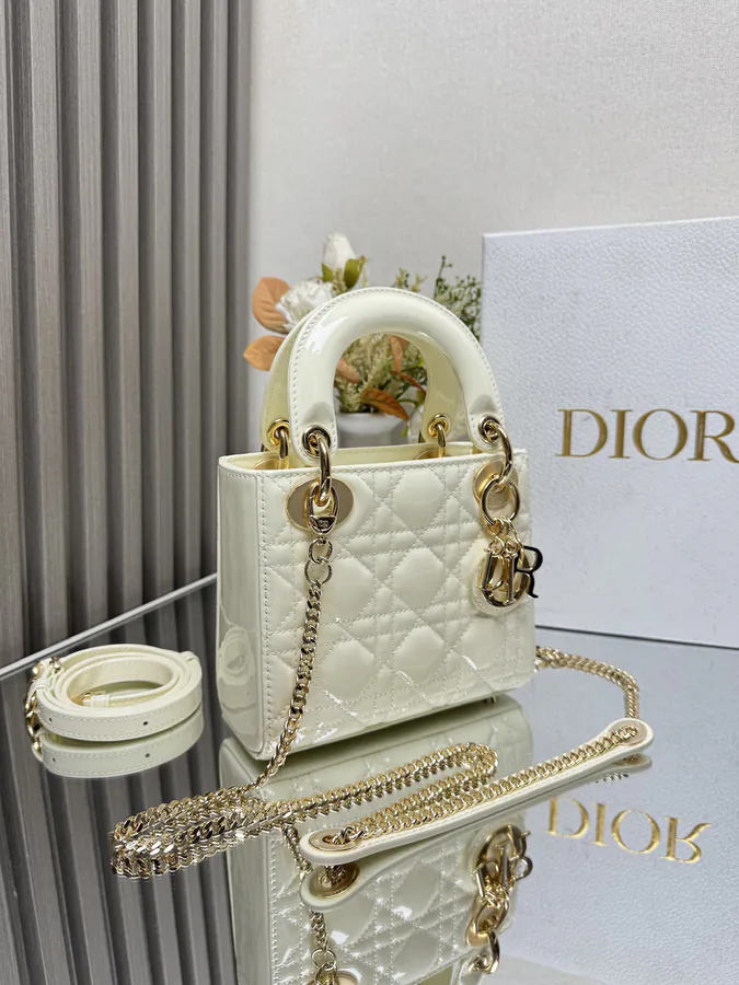 Classic Lady Three Compartment Ivory Lacquered Patent