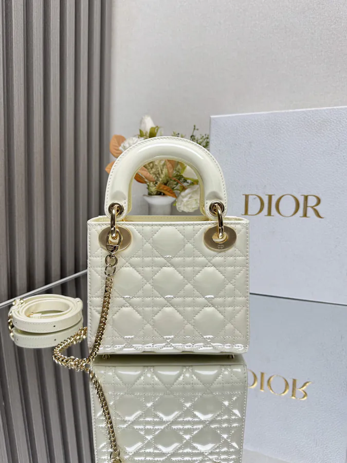 Classic Lady Three Compartment Ivory Lacquered Patent