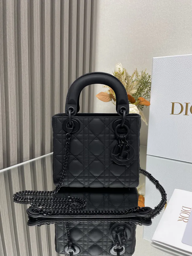 Classic Lady Three Compartment Black Grained Calfskin